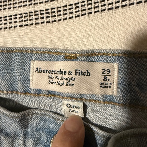 A&F 90s Straight Ultra High Rise - Picture 3 of 7